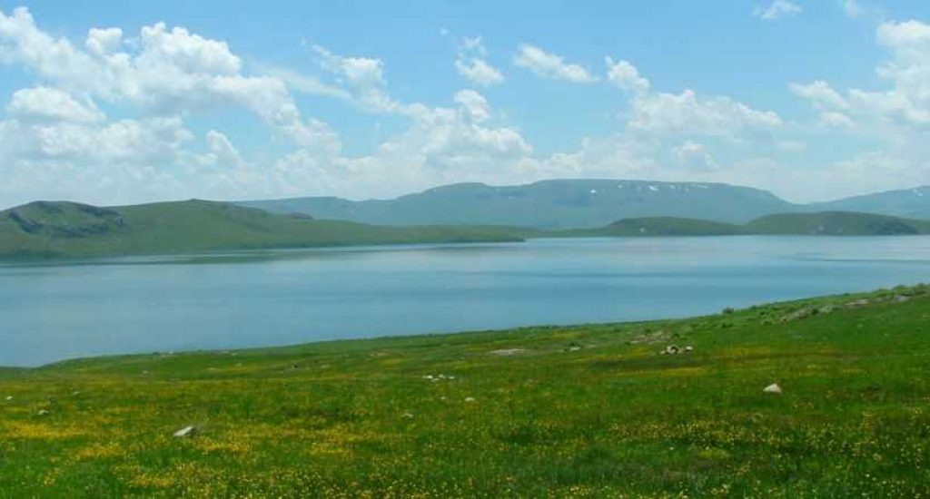 Bitlis Aygır Gölü Kamp Alanı1