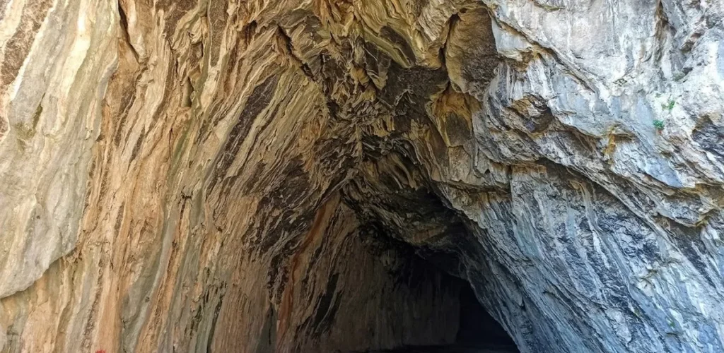 Bırkleyn Mağarası Kamp Alanı